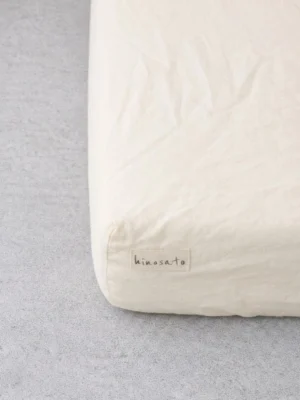 Pure – Lniane Prześcieradło z gumką w kolorze Kremowym Premium